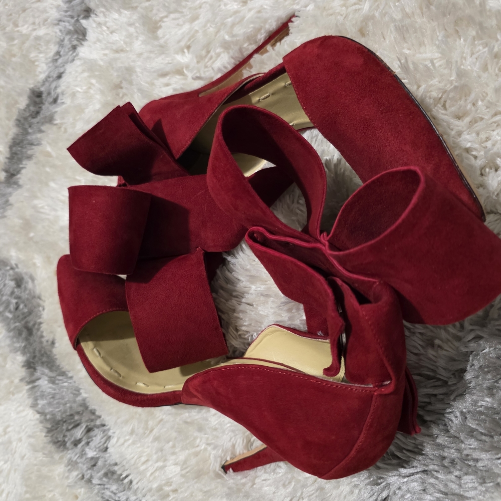 Elegant Red Bow Heels